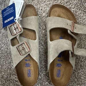Birkenstock Arizona Slides in Taupe